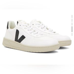 Veja V10 size 37